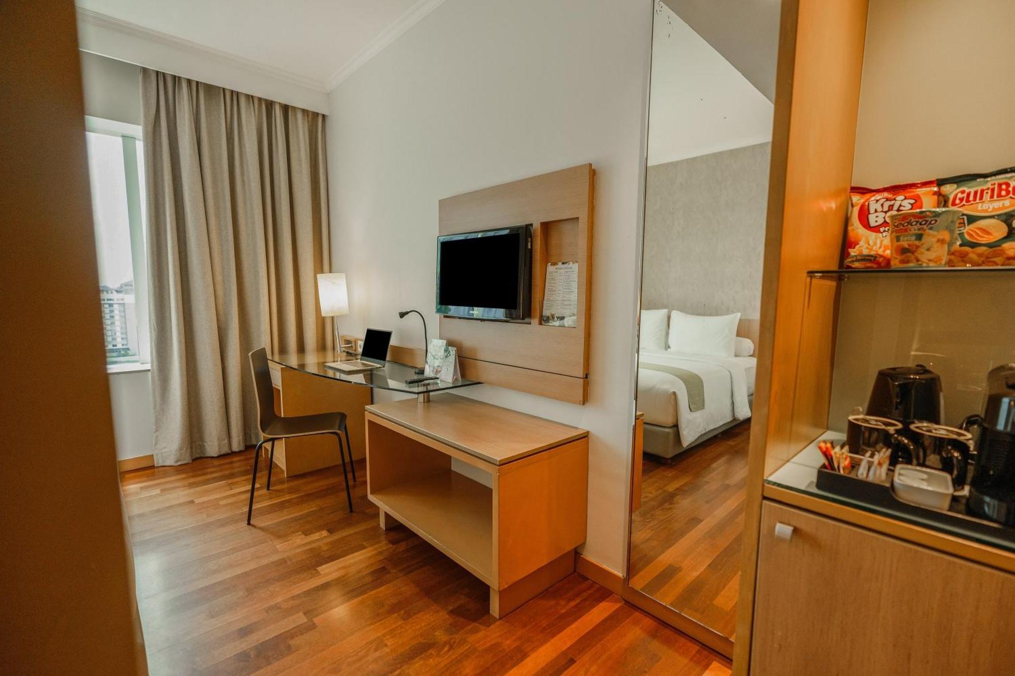 Kimaya Slipi By Harris 4*